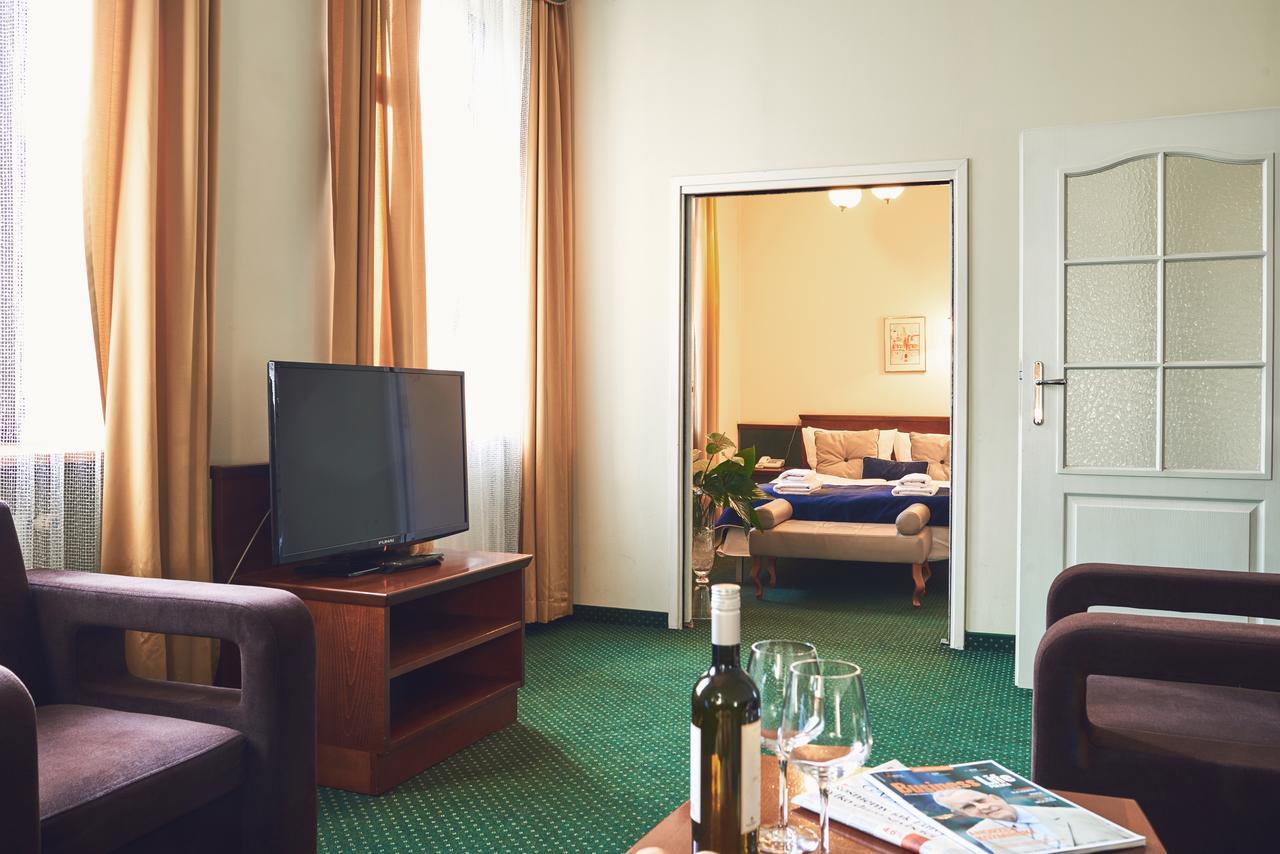 Nobilton Hotel Krakow Luaran gambar